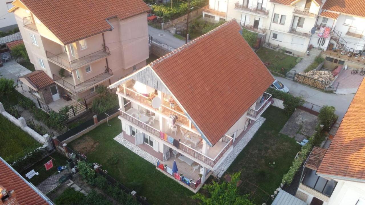 Villa Lakeview Paradise Пештани Экстерьер фото