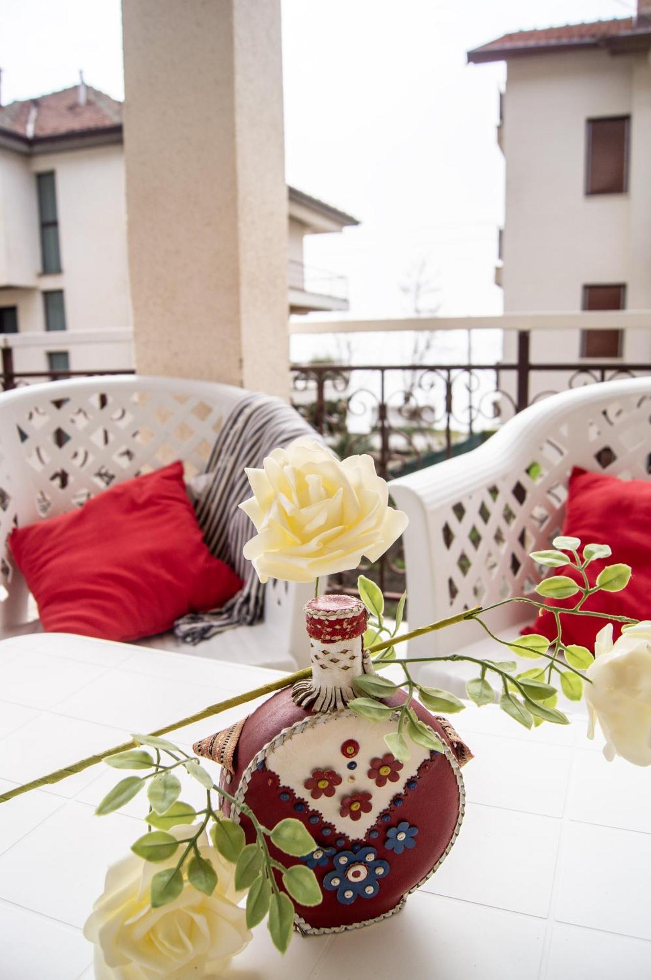 Villa Lakeview Paradise Пештани Экстерьер фото