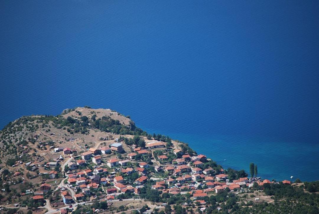 Villa Lakeview Paradise Пештани Экстерьер фото
